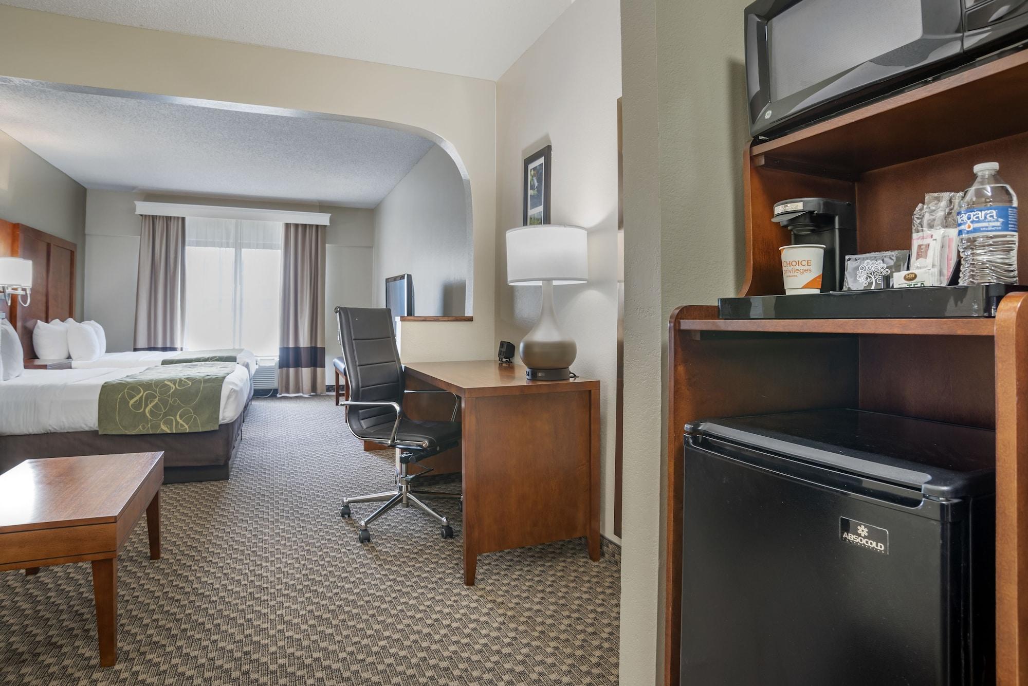 Comfort Suites Tallahassee Capitol - University Area Экстерьер фото