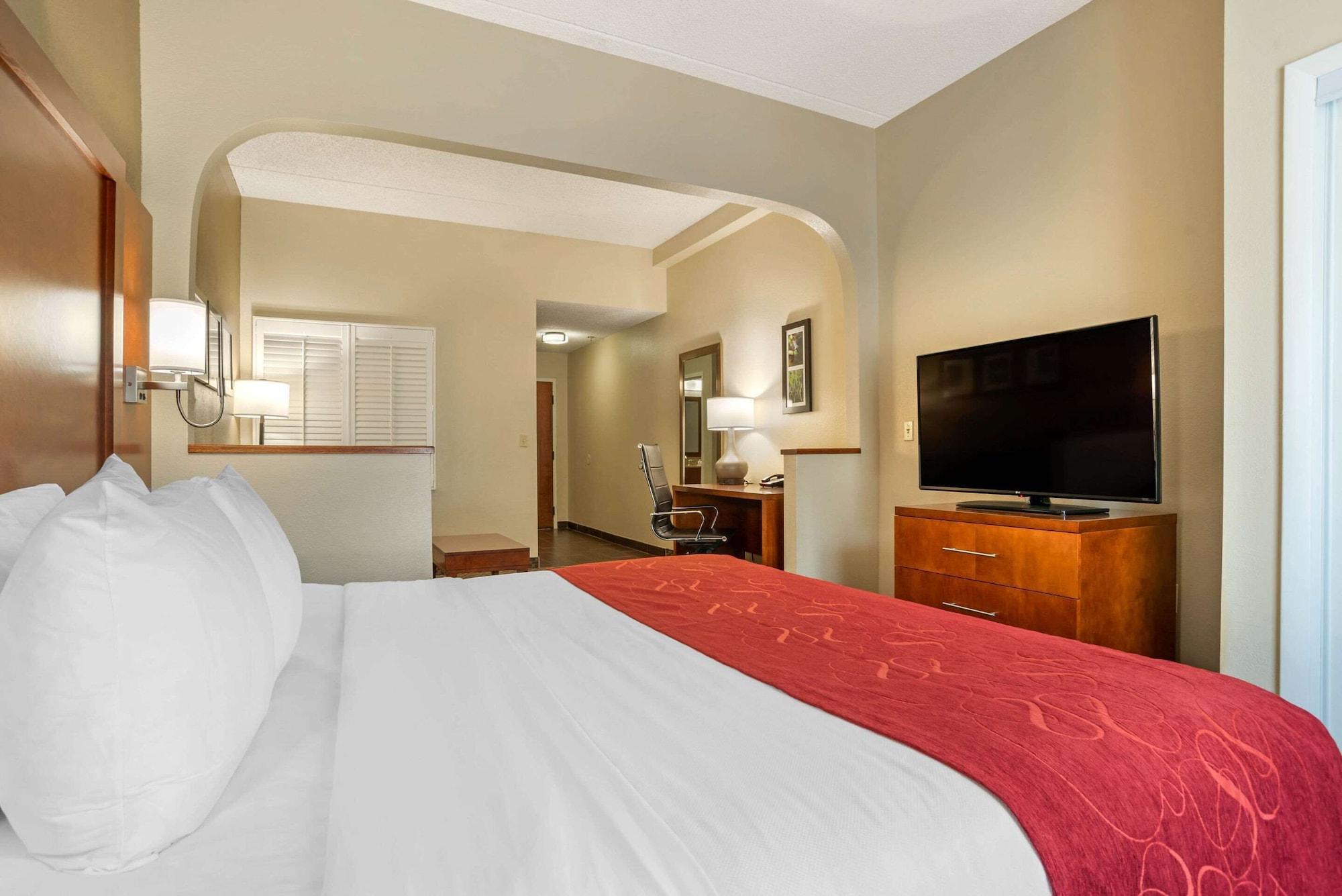 Comfort Suites Tallahassee Capitol - University Area Экстерьер фото