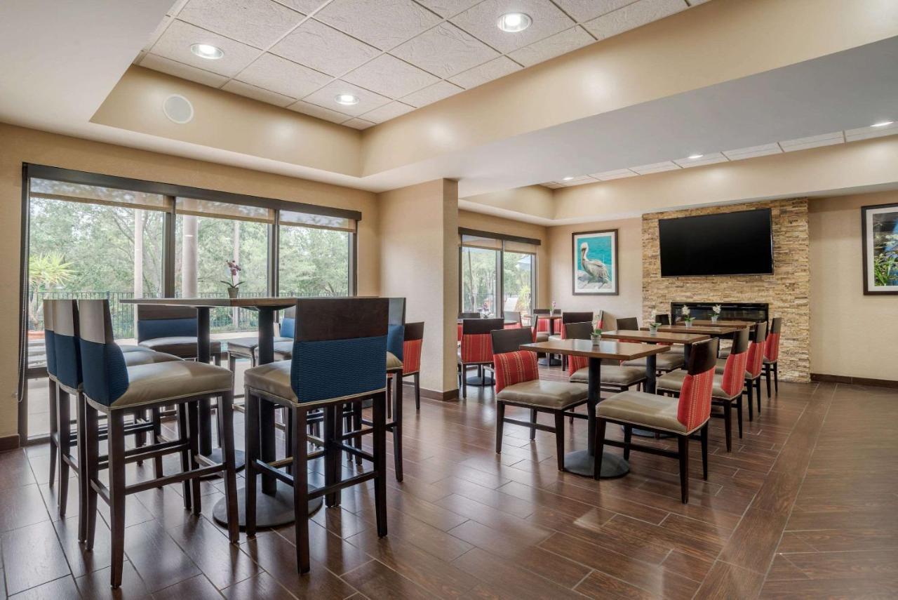 Comfort Suites Tallahassee Capitol - University Area Экстерьер фото
